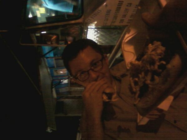 jswinF0's tweet photo. New food truck raids town. #Itsgotakick #i'md http://t.co/hF9fLBGZNk