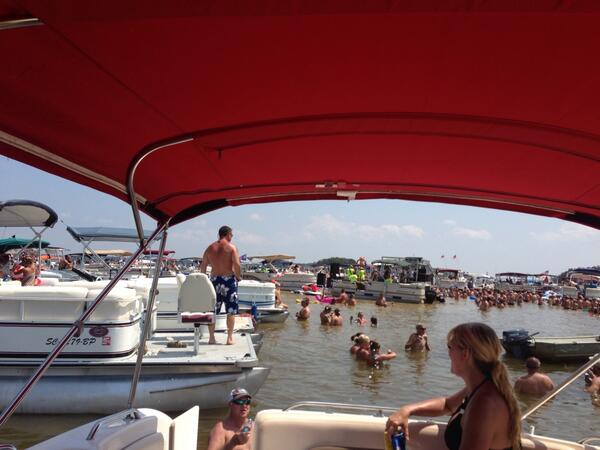 LRegard's tweet photo. What a great time w/ @kwgnt this weekend! Love! Awesome parties on the lake and at myrtle beach. Thank you! http://t.co/2pSXpRdlKv