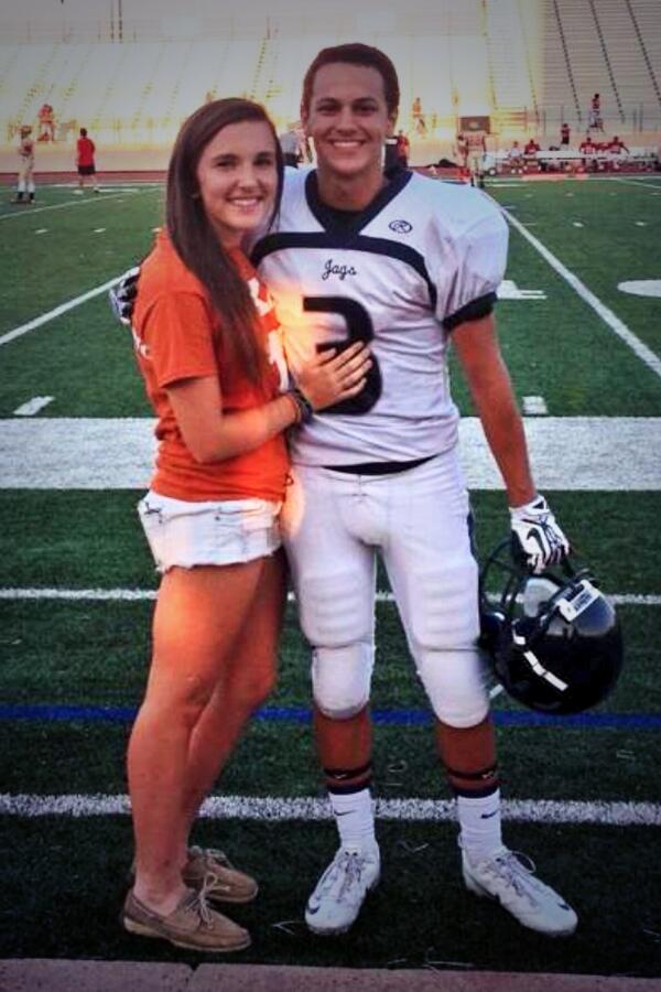 H00KEMHorns14's tweet image. Homecoming with @kelsey_23_ #awesomeidea