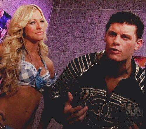 FearLeftBehind's tweet image. #ThrowBackThursday @AdonisDisaster hogging the mirror. He always did need it more than I did. Right, Cody?