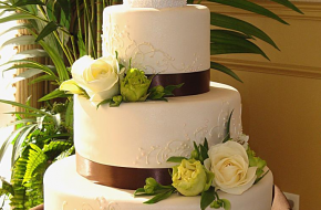 LV_CustomCakes's tweet photo. Green and ivory rose cake #weddingcakes  #lasvegascustomcakes.com http://t.co/svmNfMhGSq