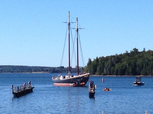 haligonia's tweet photo. Pic: Bluenose back in the water RT @ch_warewithall: Wow. Look at that. http://t.co/yW05jISeZ5