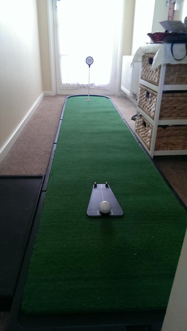 leejonesyboi's tweet image. Time to get on the putting mate #keepsharp