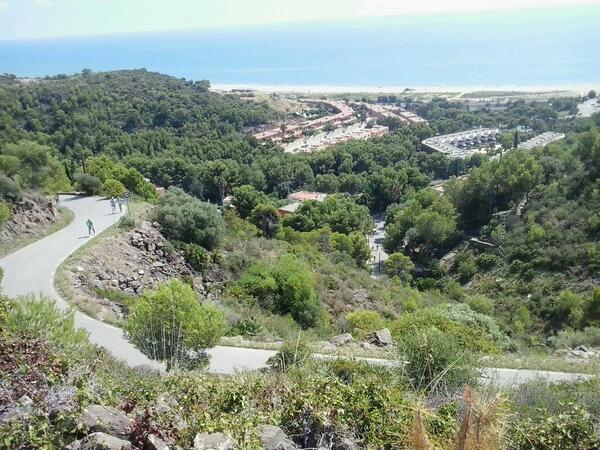 JosefAjramFanOf's tweet photo. En el rat penat esperando que pase #Lavuelta http://t.co/vAEU3jRzly