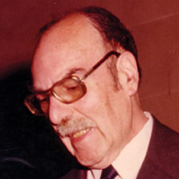 NardellaP's tweet photo. Efemérides de hoy: Muere en Buenos Aires #JUANCARLOSGHIANO. Escritor, Dramaturgo, Poeta, Crítico. http://t.co/kV6esJ0F9A