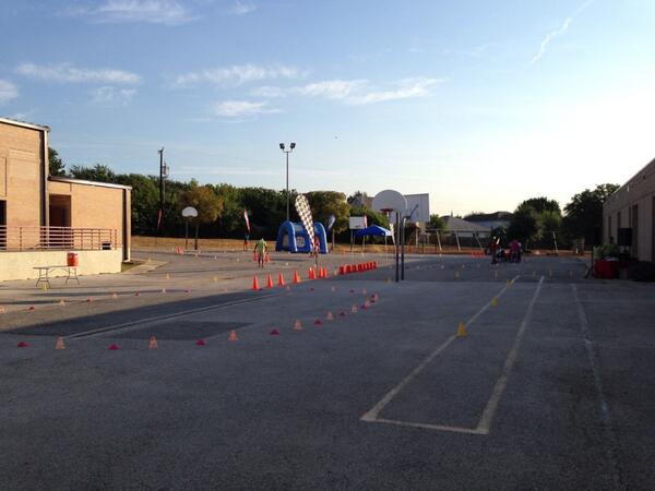 ScobeePta's tweet photo. It's FunRun time!! http://t.co/g5IZIOpKF5