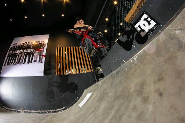 X_up at DC Store, thanks to <a href="/andhikasoreng/">andhika soreng</a> for this great pict #Kate Bike <a href="/HelltrustBDG/">HELLTRUST</a> <a href="/WWIPindustrial/">WARNAWARNIITEMPUTIH</a>