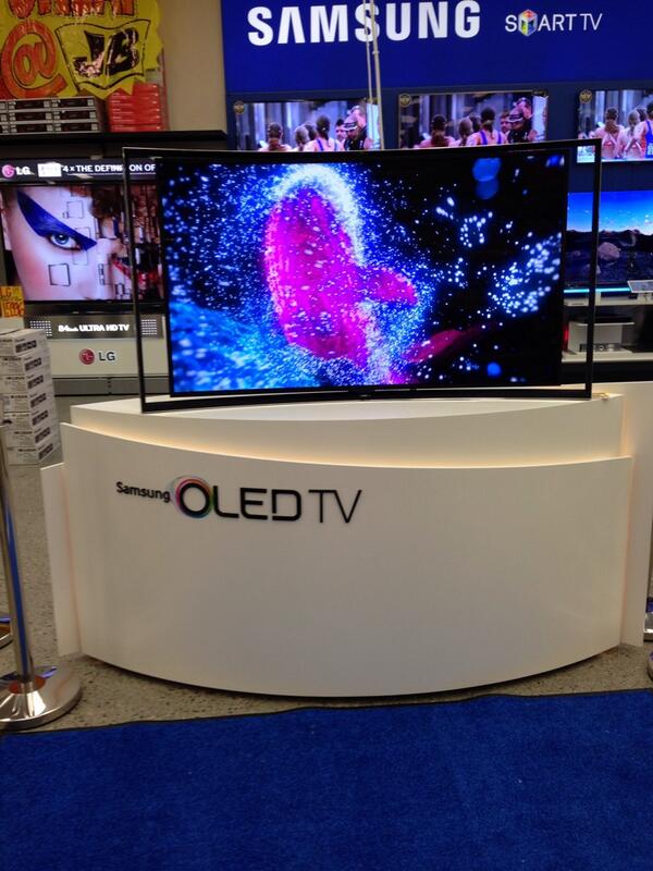 ChrissyB_JBaus's tweet photo. The first OLED IN AUSTRALIA! Come down to jbhifi moorepark to check it out #jbhifi #jb #tv #samsung #oled http://t.co/fNK7Jgwti9