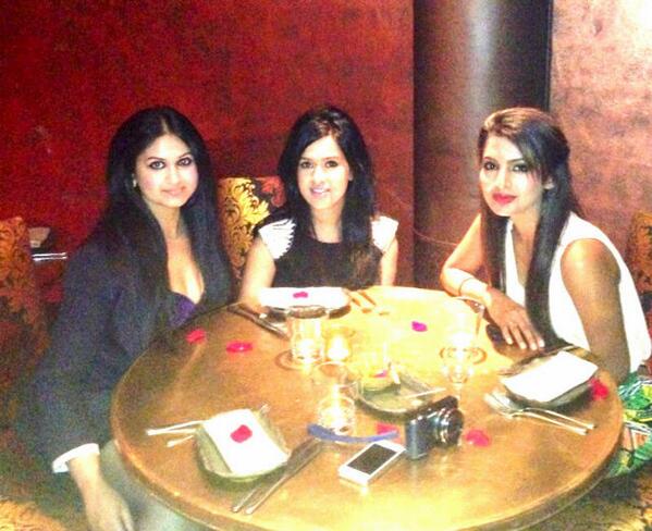Geeta_Basra's tweet photo. Amazing night with my girlies .. #funtimes http://t.co/PuIVx4ZTMx
