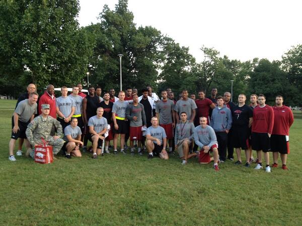 RazorbackMBB's tweet photo. Awesome workouts with ROTC! Thank you so much for all you do. #WeHogs #HogStrong #NeverYield #WPS #Fastest40 http://t.co/N6Fz0MjIHG