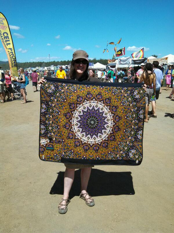 AdaptCollective's tweet image. This sweet tarp from @TheTarpestry was donated to @HighFiveProgram @locknfestival. Recycle to win! #lesstrashmorefun