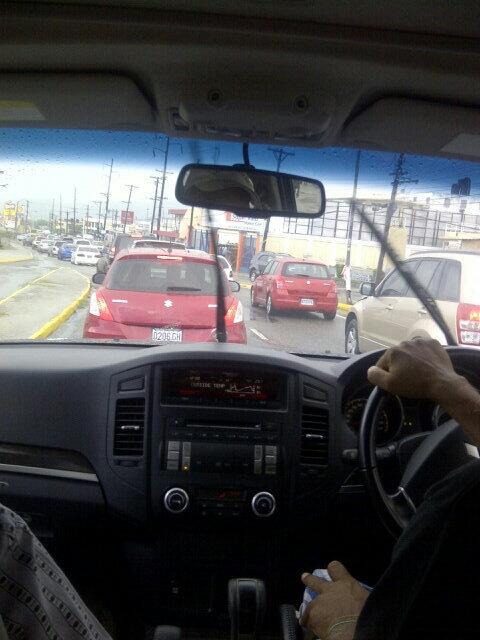 alricthompson's tweet image. OMG look at this TRAFFIC!! #HopeRoad #KingstonFlow