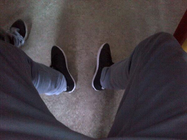 Heuuu_NAN's tweet image. En directos des cours'zer #EcoDroit