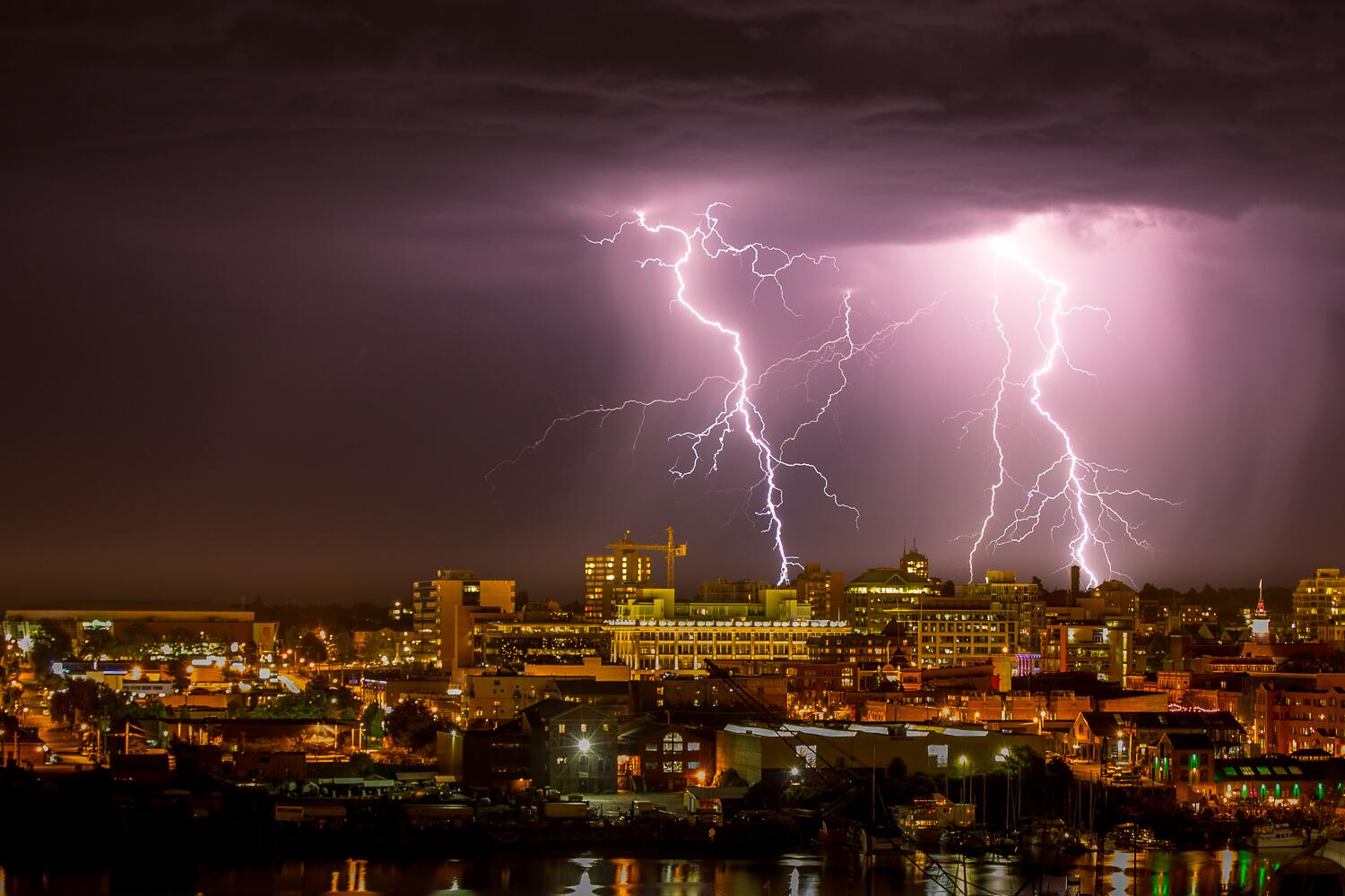 The weather network on twitter spectacular lightning over victoria
