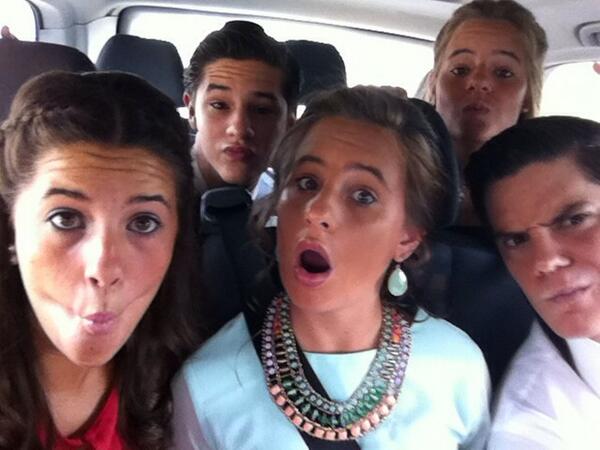 pilisot's tweet photo. @gutitwit @tati_twitt  llego el día!!! Ahí vamos!! Os queremos!! http://t.co/BLhLLbVMjH