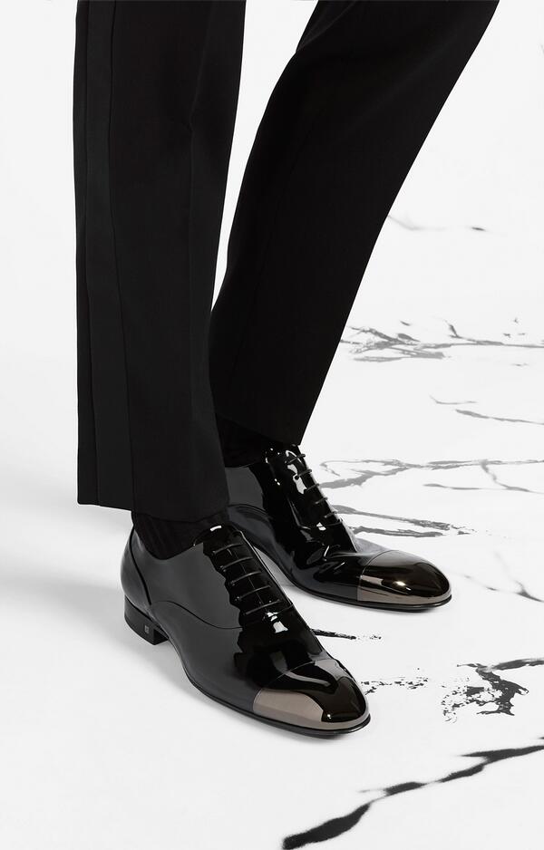 Louis Vuitton a X: Easy night in or elegant night out, the #LouisVuitton  Men's Shoe fits.   / X