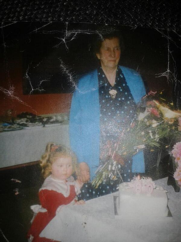 AnnielouRainbow's tweet photo. @FluffUK this is the only one i have never got to meet my granda #marshmallowfluff http://t.co/rgCiIWaTBJ
