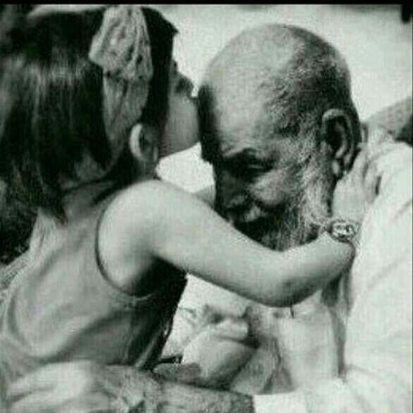 hheema23's tweet photo. "@pride_otaibi: الفتاه الأجمَل  هي من تصد عن آلف رجل ..  لأجل شيب رجل تعب في تربيتها ♥ http://t.co/CqL7hPxz46"”"