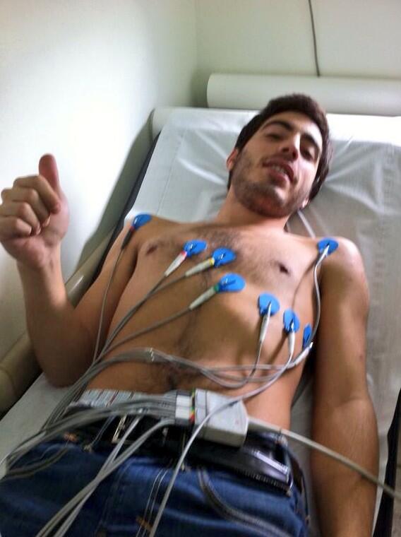 ApretadosCF's tweet photo. @pergenmtez13 pasa reconocimiento médico con el Chelsea F.C. #suertecrack http://t.co/svapwqaf2H