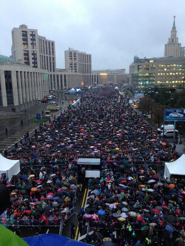 Митинг проспект. Проспект Сахаров митинг. Митинг в Москве на Сахарова. Митинг проспект Сахарова Навальный. Навальный на проспекте Сахарова.