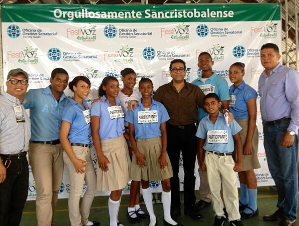 FEVSanCristobal's tweet photo. Los estudiantes seleccionados de Yaguate para la Ronda Clasificatoria Municipal!!!! Felicidades, hermosas voces! http://t.co/eqNuMvwpOH