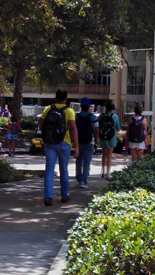 22_fcanch1's tweet image. #backbacks