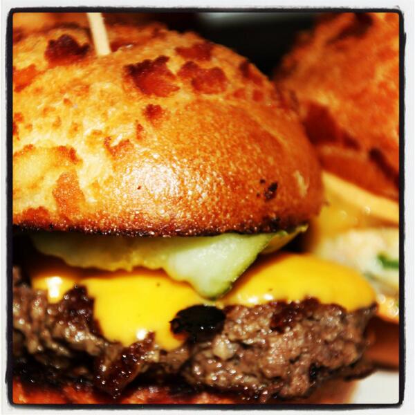 3rdstaleworks's tweet image. Tonight we'll cook, serve and clean up for you! Stop in for a Friday night feast:) #bertolove