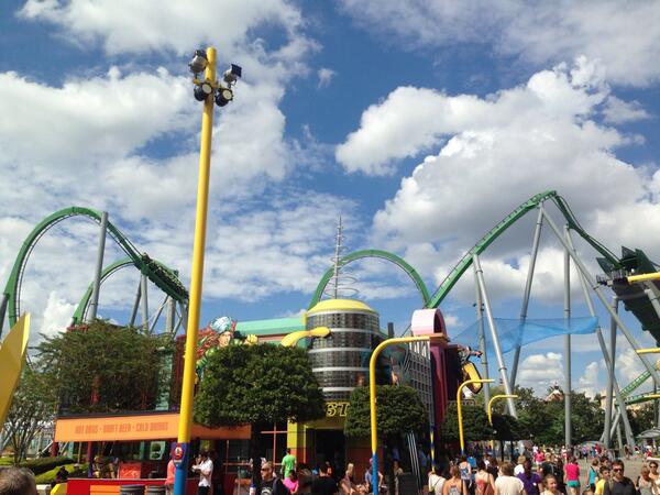 Great day at universal Orlando and visit to <a href="/HardRockOrlando/">Hard Rock Orlando</a> the hulk is amazing and Spider-Man!!