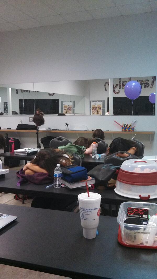 kadeeq352's tweet image. This is what happens during our 15 minute breaks. #sogladitsfriday