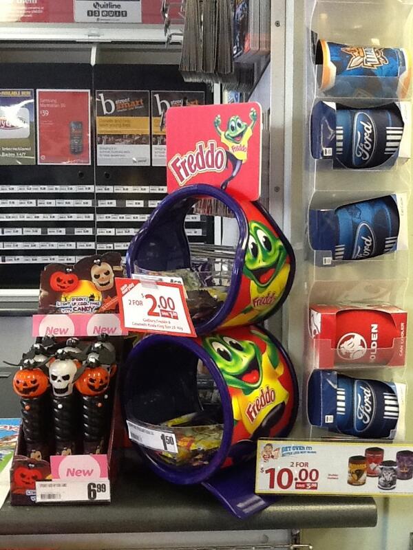 BEKSTORM7's tweet photo. @GRIFFBUNDY @shezie01 @Petrol2284 *NEW SPOOKY LIGHT UP COOL FANS ;-) http://t.co/3YagNh9XqT