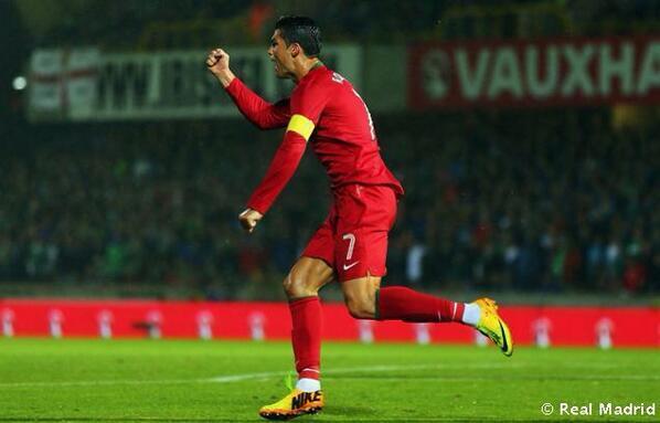 M0tivacionesF's tweet photo. Cristiano Ronaldo (Portugal): "Me gustaría dedicar esta victoria a mi padre que nos ha dejado hace 8 años" http://t.co/hLlVMWLv1N