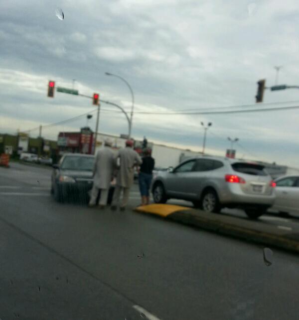 bdosurrey's tweet photo. Let stand in the middle of Fraser Highway and congregate. Wtf! @RichmondDrivers @BDofVancouver http://t.co/oFkATho7MQ
