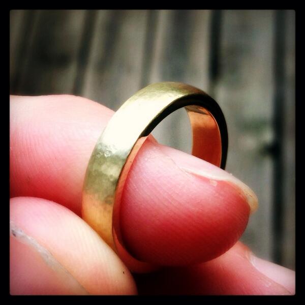 LucasPriolo's tweet photo. Just finished this hammered, and textured #weddingband From #wax to #18k #handmadejewelry #rings #sofiajewelry http://t.co/kuO00XoxKL