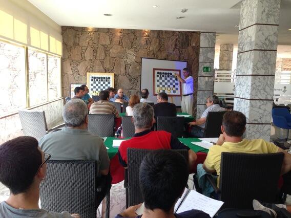 gcajedrez's tweet photo. Curso de monitor de Base FEDA Canarias 2013 http://t.co/XlqCJ06BJk