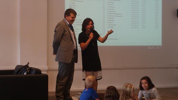 dirkdewever's tweet image. En ook de burgemeester is er bij #gymwithus #coderdojobelgium