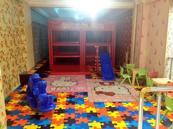 ADANALISF's tweet photo. Ve Adanali cocuk oyun alanını devam ediyor sizin cocuklarınız bizim cocklarmizdir.@fuatakkoyun @siirtajans @ellufa http://t.co/iNdQzQmMlw