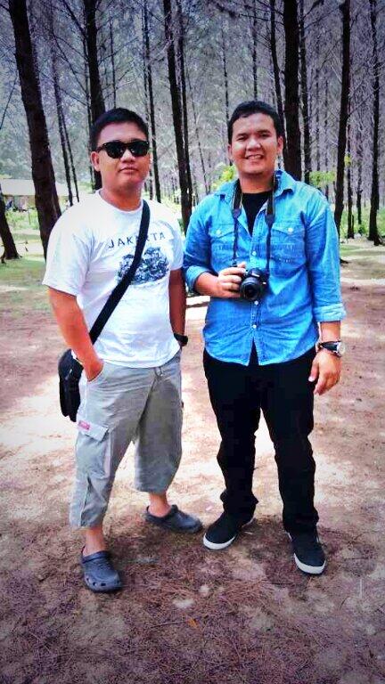 herdi_25's tweet photo. Luar biasa sekali bisa berfoto bareng pak @Ibooooy http://t.co/kZE90rO6wL