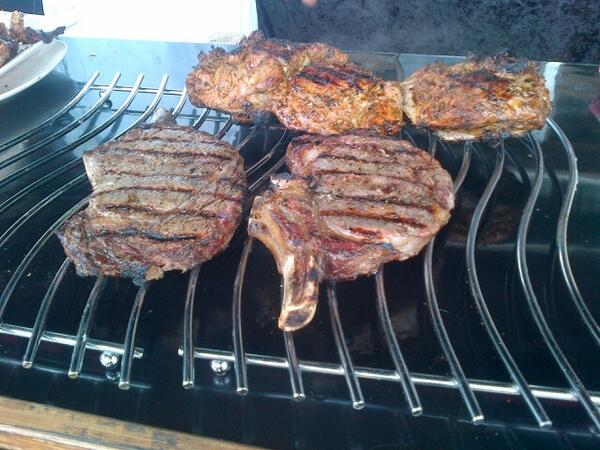 Perfect steaks on the Broil King BBQ. Thanks @arburyruss. For recipe arburyallen.co.uk