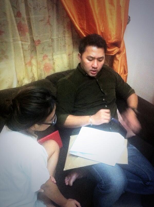 mickollego's tweet photo. Dr. Quack educating @marj0retta for finals week. #doctorisin #oneonone #cardiology101 http://t.co/6wGfJc4Xtb
