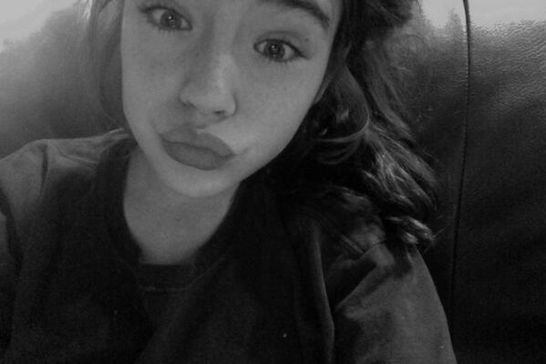 kenadee4's tweet photo. hey http://t.co/dhS1SW9wte