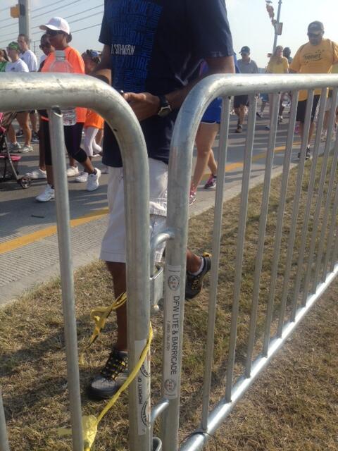 DallasLite's tweet photo. Pedestrian barricades @#THRHeartWalk http://t.co/24r0OlgMmT