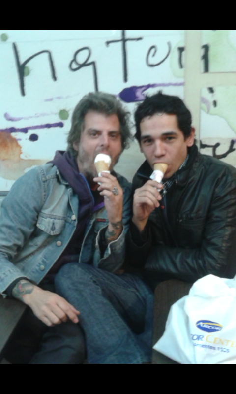 CamarasIntrusos's tweet photo. Noche de reconciliacion con @aleguatti no todo es pelea... http://t.co/LPbDww11Q3