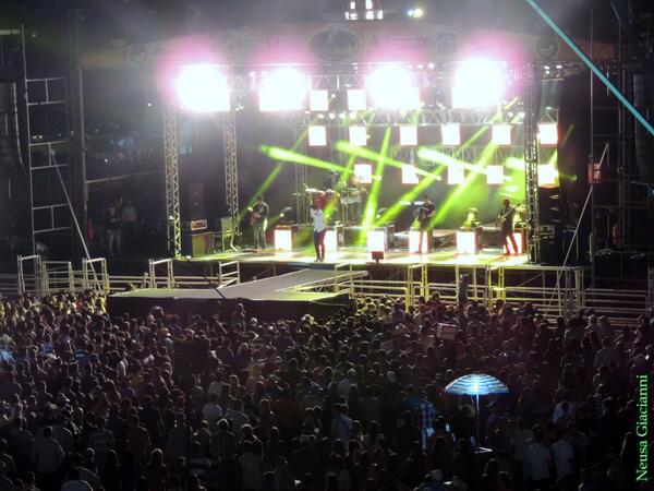 Neusa_Giacianni's tweet photo. Público vibrou com o show de #Spártaco @spartacooficial  @DivulgaSpartaco @DuMunhozpp na @ExpoPrudente 2013 http://t.co/kffuesdDgf