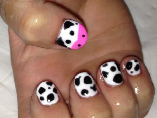 stephhankin's tweet image. #Nails #NailArt #cowprint #black #white #funky