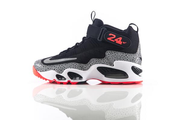 The @nikesportswear Air Griffey Max 1 PRM is now available swoo.sh/156cpGn