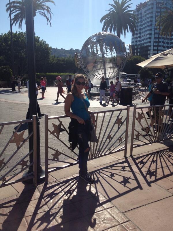 oficialanais's tweet image. Disfrutando ando 😝#universaltime