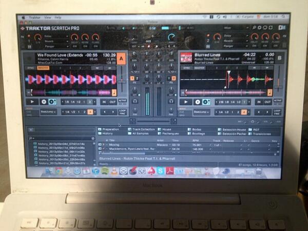 SmartsoundDjs's tweet image. ¡¡Ya van 8 horas pinchando!! Si la gente acaba en la piscina es buena señal...