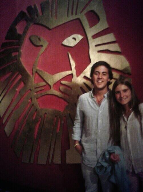 martaostosms's tweet photo. IMPRESIONANTE el musical El Rey Leon http://t.co/NtCVjzTiAJ