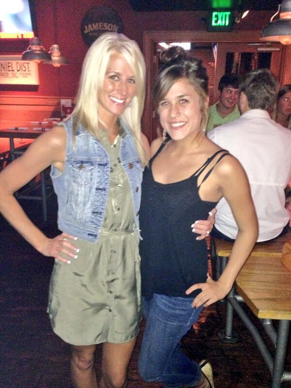srichie13's tweet photo. This girl and I!!!! Pretty much miss her when she leaves. @lilch0la http://t.co/MHqVIf9sgc