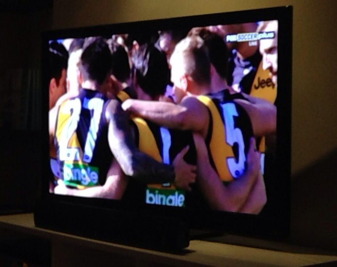 Saturday night! Watching the AFL finals! Going for Carlton! Woo hoo. So exciting. #LAlife http://t.c